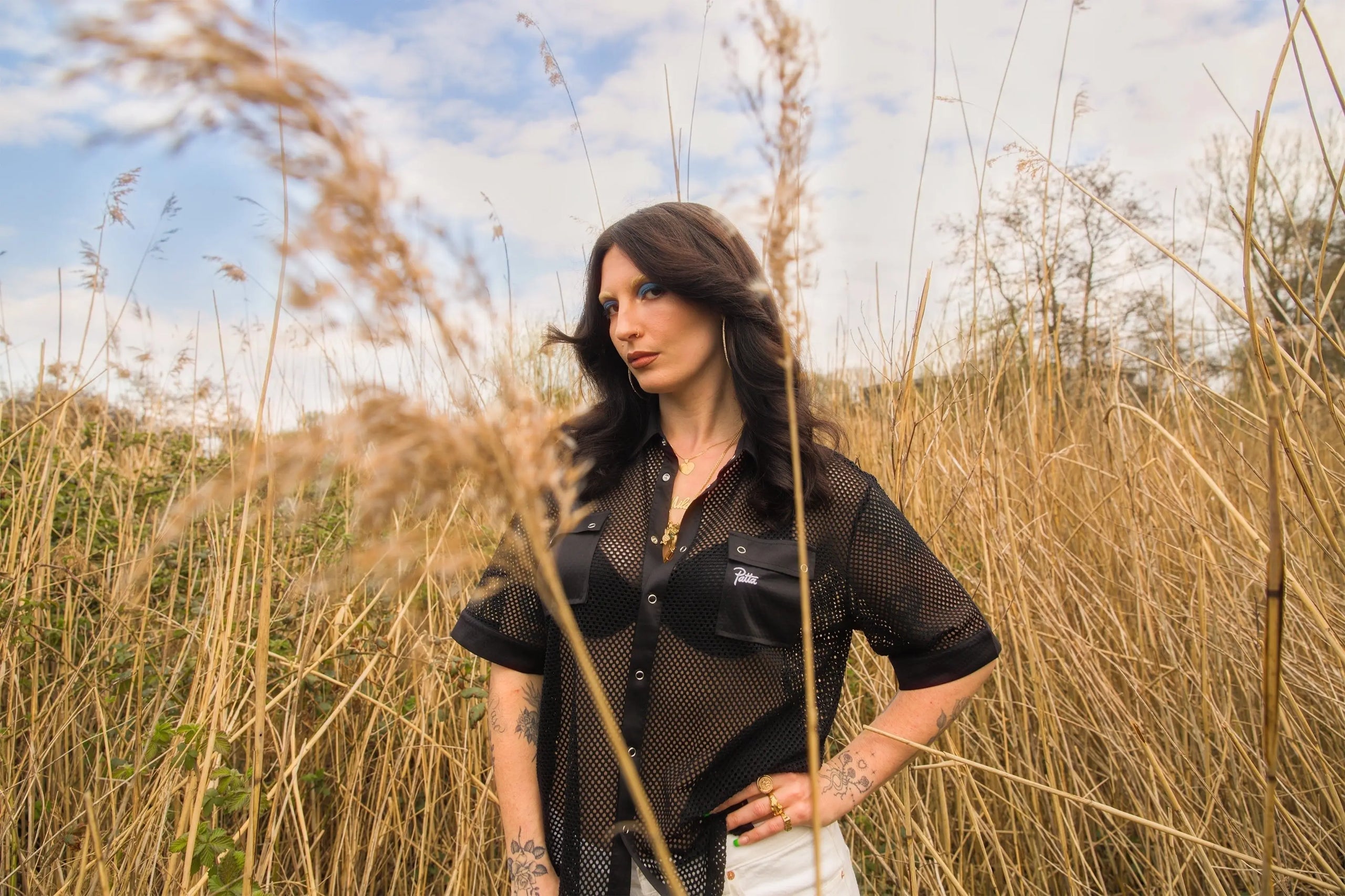 Get Familiar: Mila V - Patta